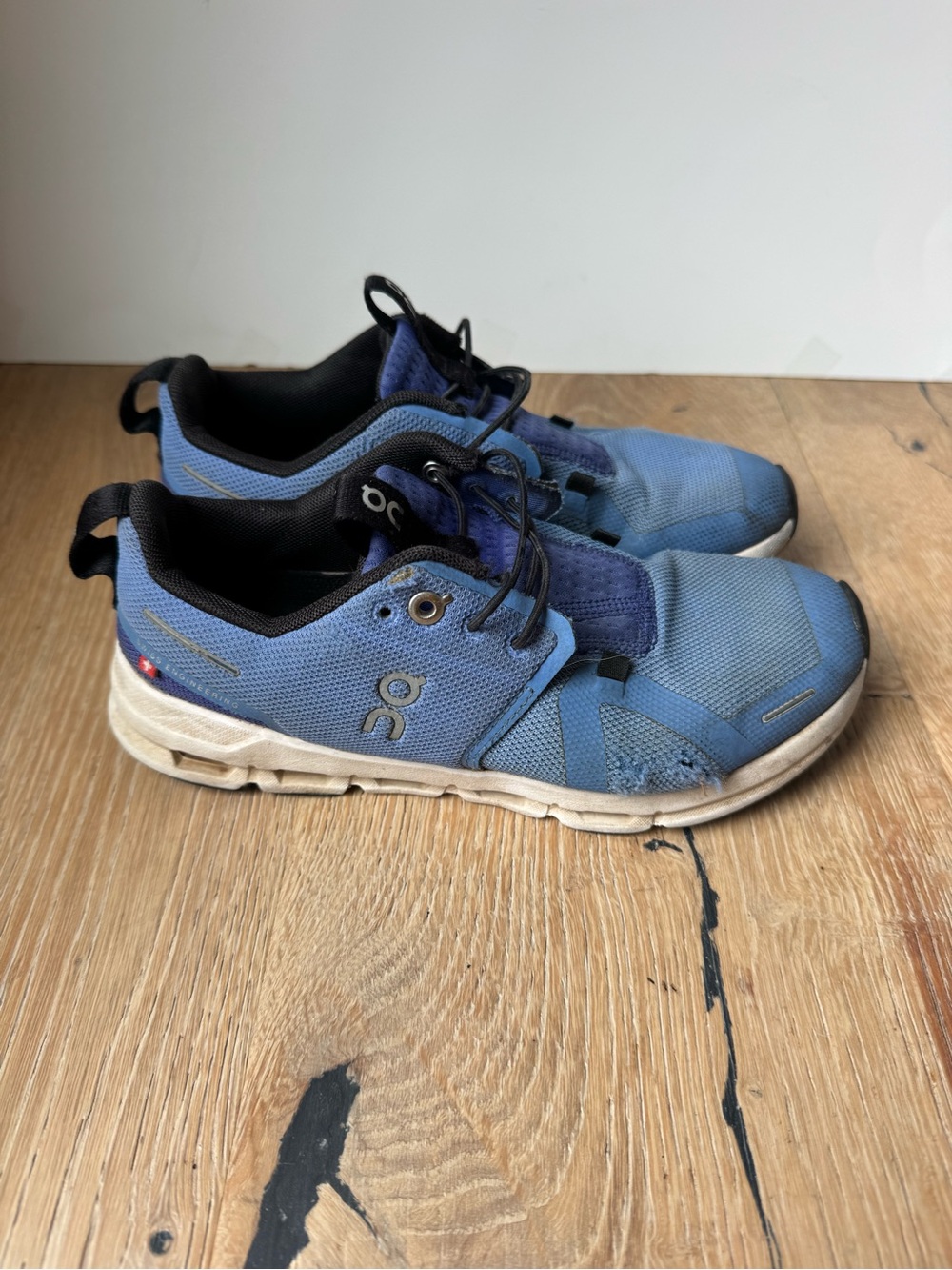 On Running Kids Sz 3.5 Y Slip on Sneakers Price Firm!